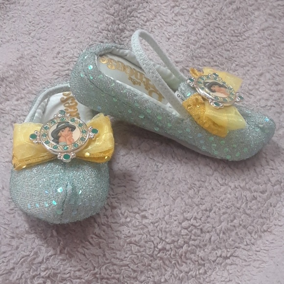 Disney Other - Princess Jasmine House Slippers size 7/8 LIKE NEW